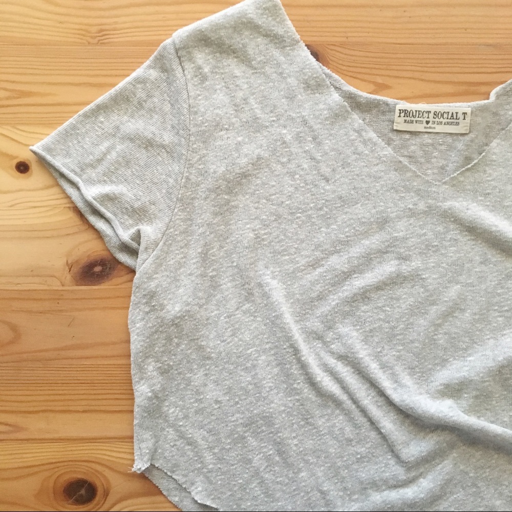 Cropped v-neck