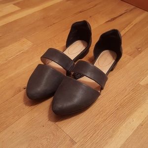 Hush Puppies black flats