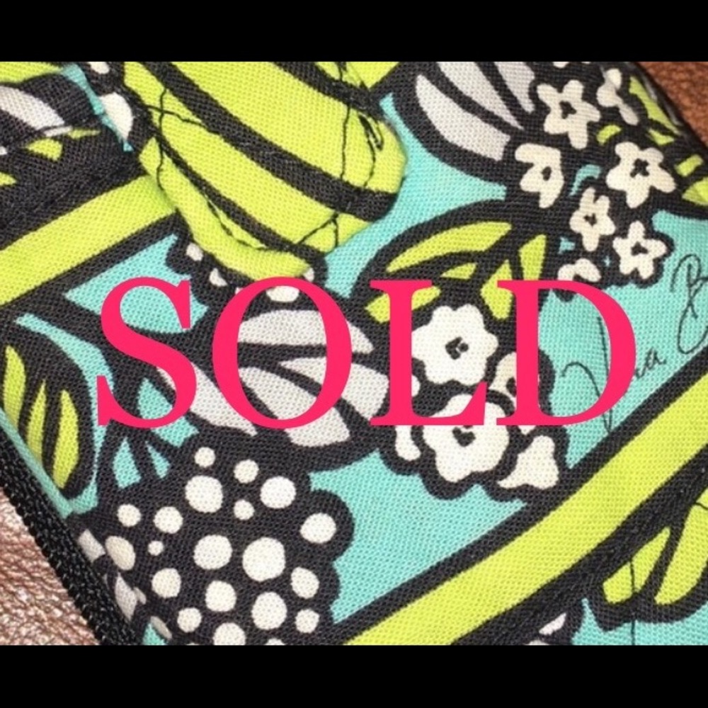 ** SOLD**.            Vera Bradley Wristlet*