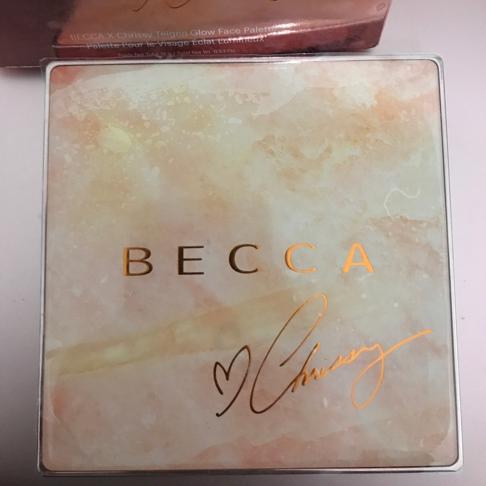 BECCA X Chrissy Teigen Glow Face Palette
