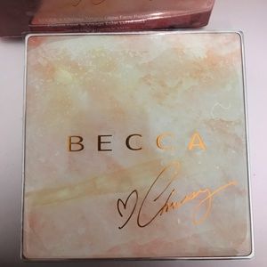 BECCA X Chrissy Teigen Glow Face Palette