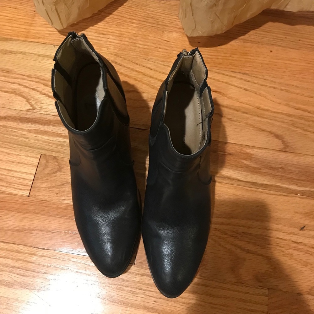 Adrienne Vittadini Black Boots - Picture 1 of 4