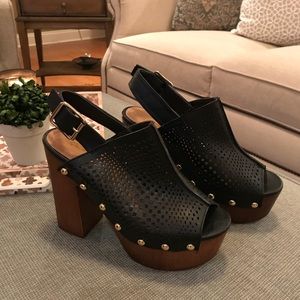 Bought this season, Black Clogs🖤