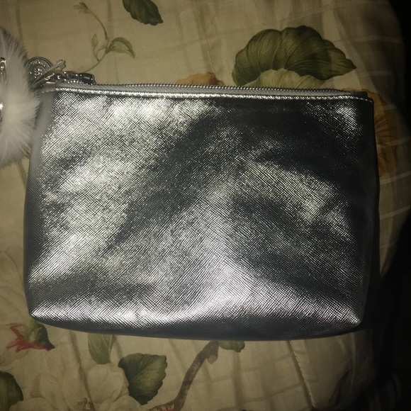 Pouch - Picture 3 of 5