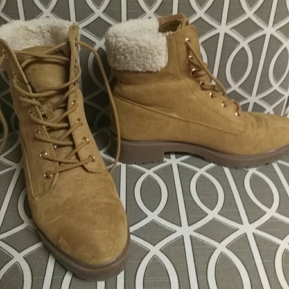 Casual winter boot 8.5