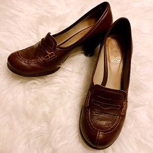 Clarks leather loafer pumps 6.5 Made In Brazil