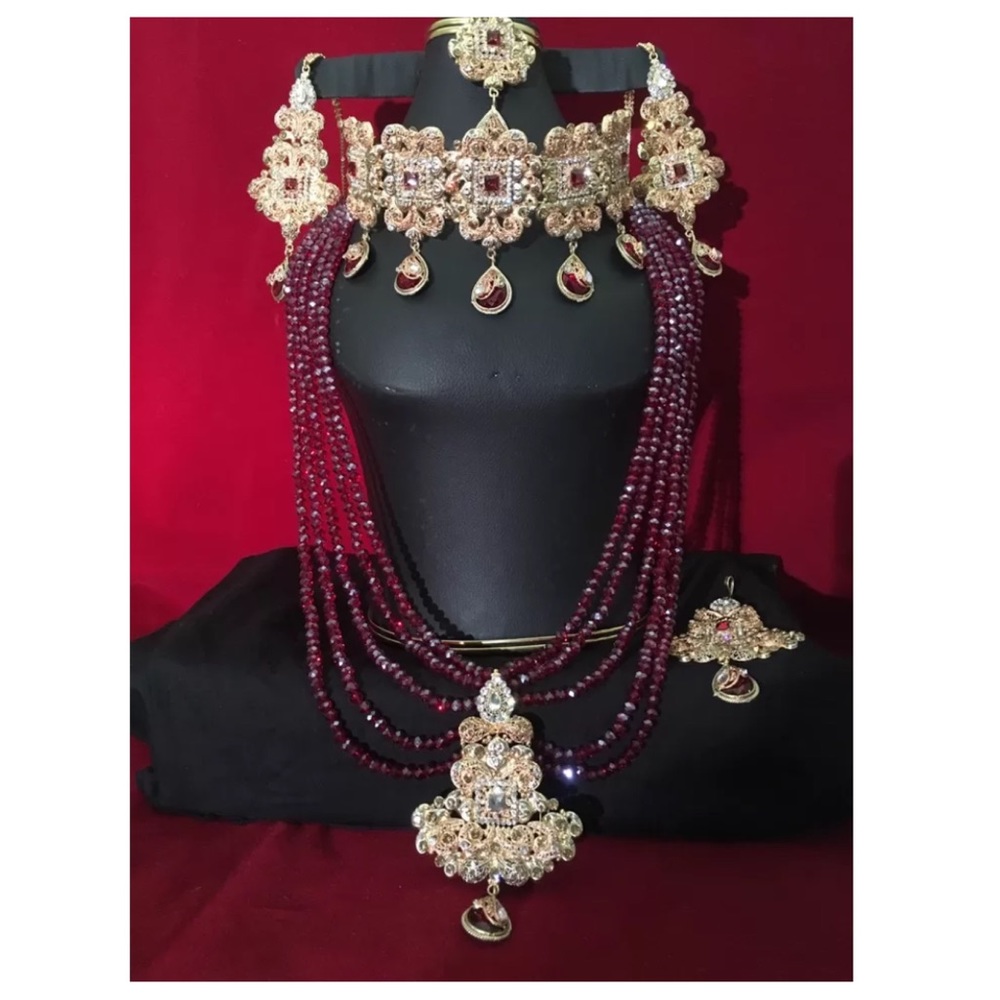 NWOT beautiful Indian Bridal jewelry set