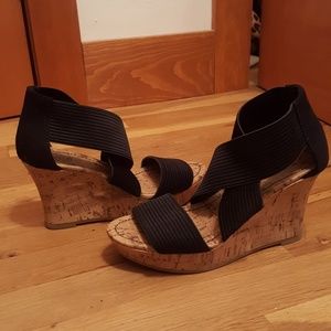 a.n.a. wedged sandals in black