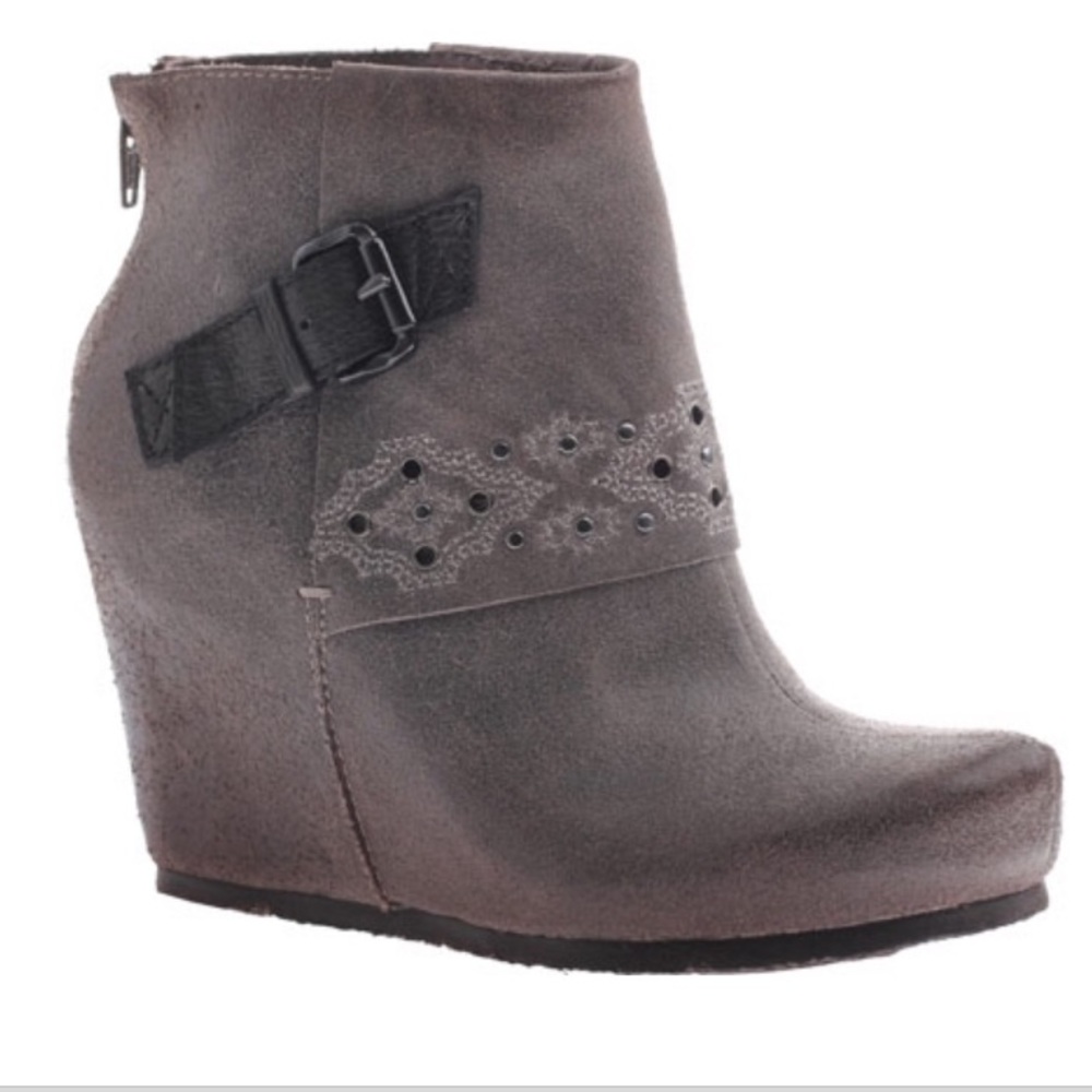 OTBT Robertson Leather Booties- perfect for FALL!