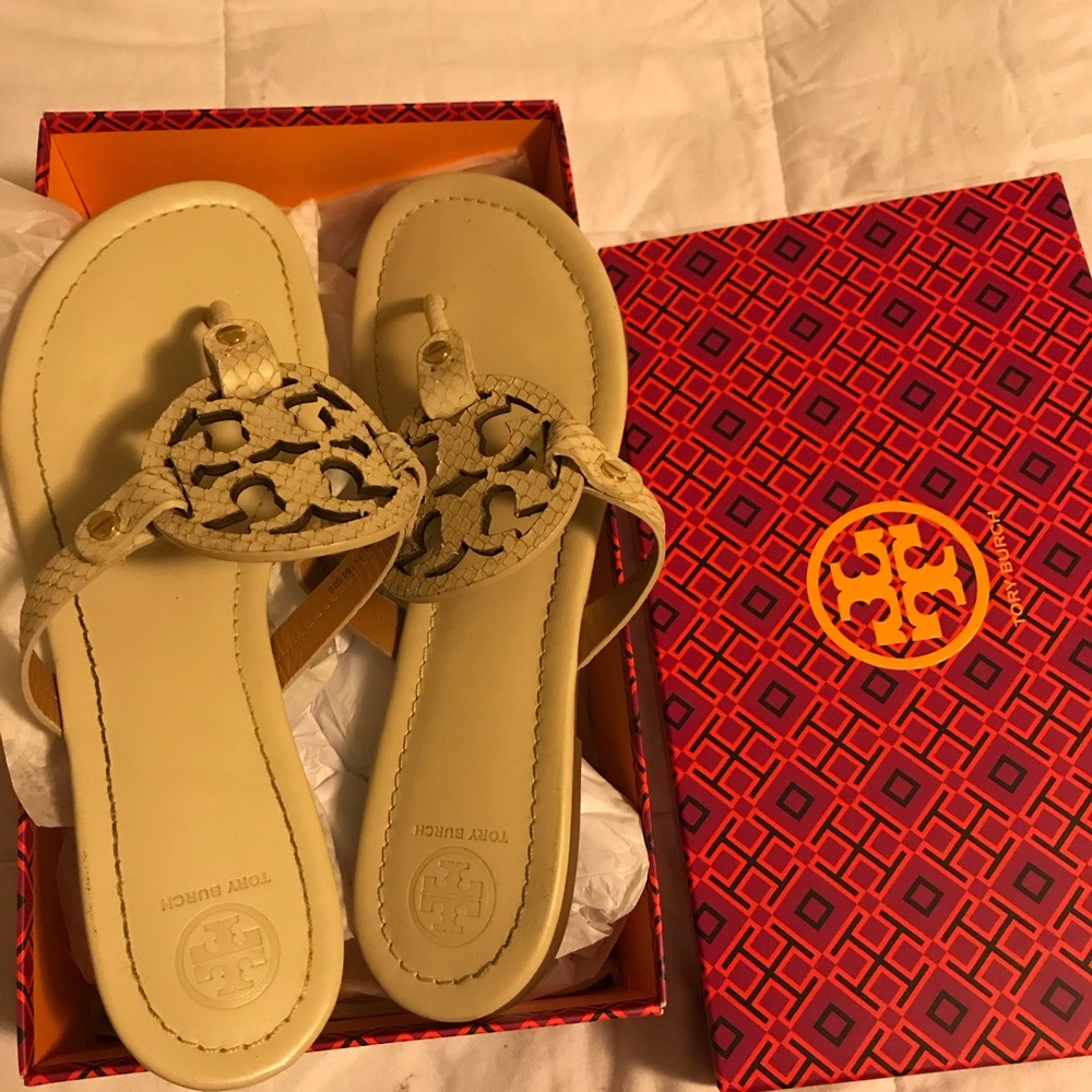 Tory Burch- Miller Sandals! 🖤🖤