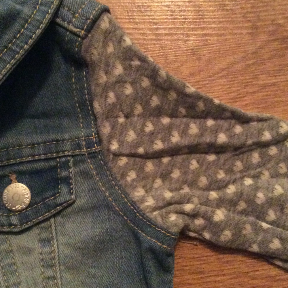 Oshkosh girls 12M  Jean jacket with hearts - Picture 6 of 7