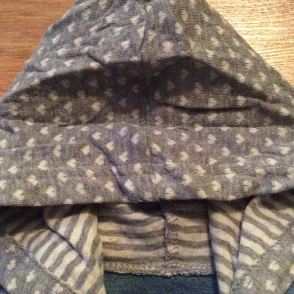 Oshkosh girls 12M Jean jacket with hearts - Picture 5 of 7