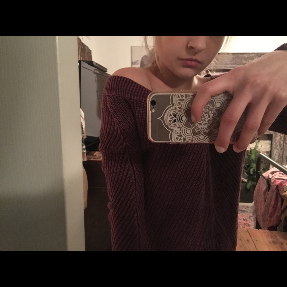 Maroon slouch sweater