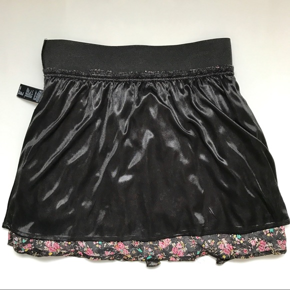 Forever21 Floral Ruffles Skirt - Picture 5 of 7