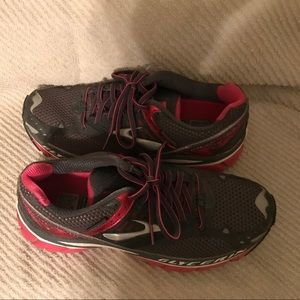 Brooks Glycerin running shoes, size 8 Narrow.