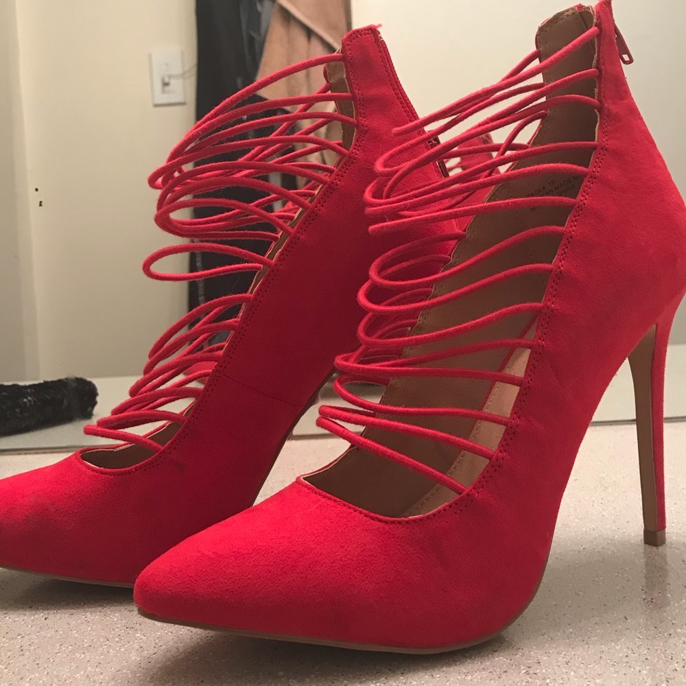 Red strappy high heel shoes - Picture 4 of 5