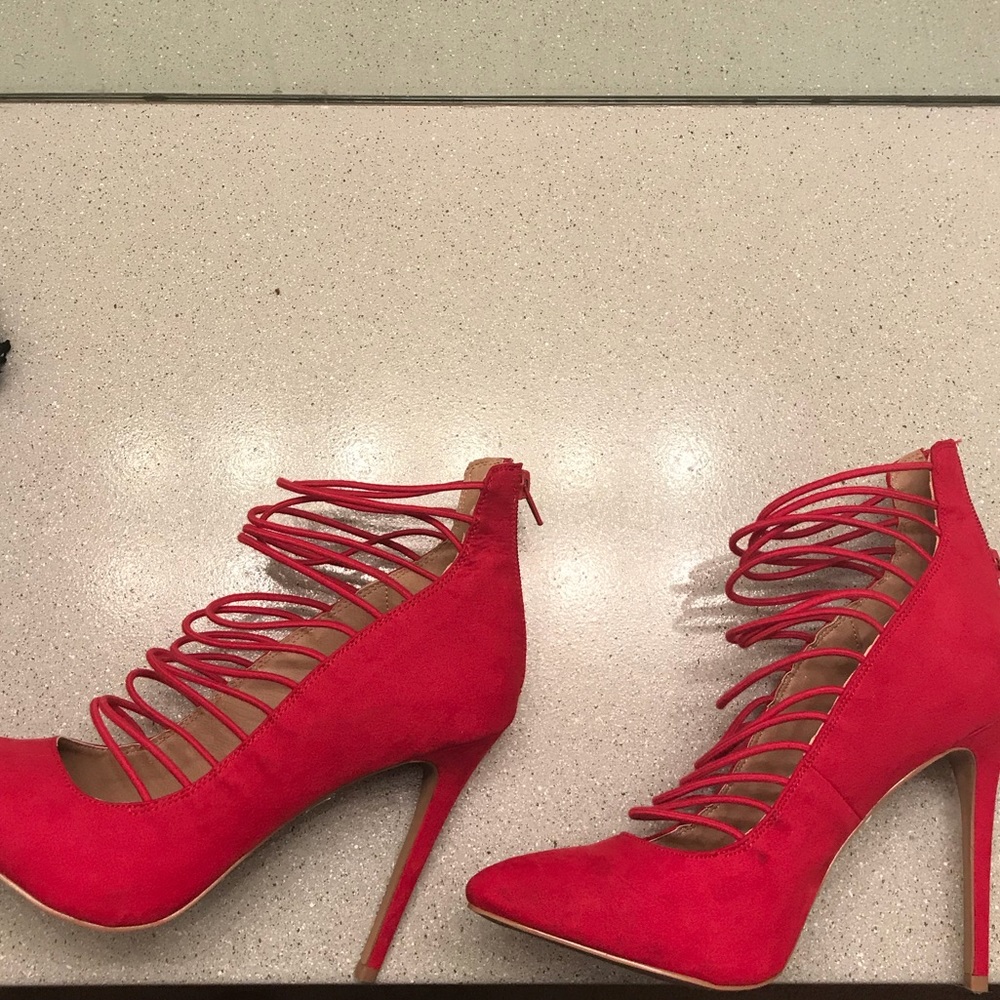 Red strappy high heel shoes - Picture 5 of 5