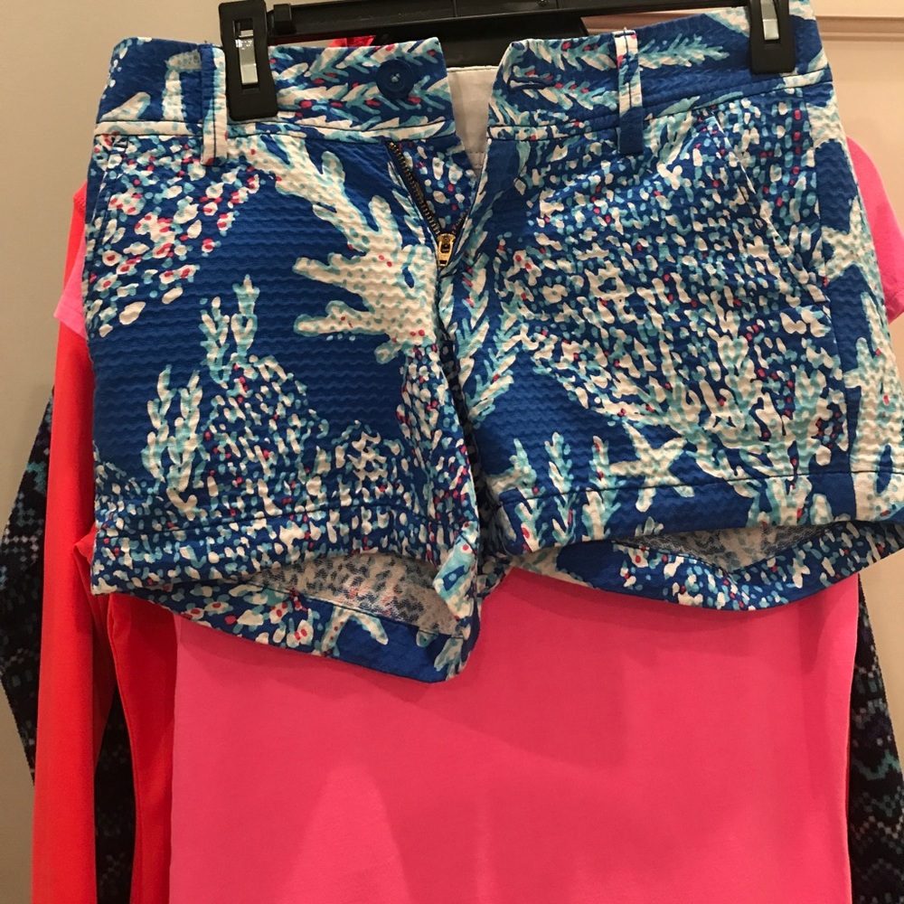 blue and white coral print lily pulitzer shorts