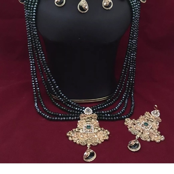 NWOT Indian Bridal jewelry set - Picture 6 of 8