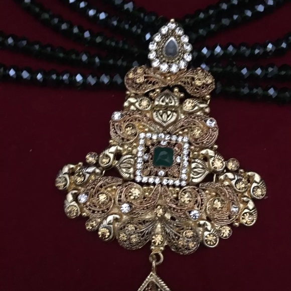 NWOT Indian Bridal jewelry set - Picture 7 of 8