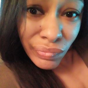 Meet your Posher, Monie