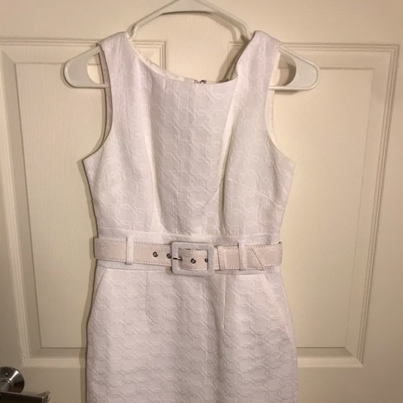 White dress with belt - Picture 1 of 2