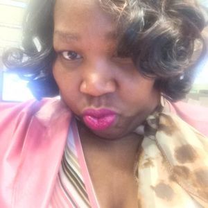 Meet your Posher, Deedee