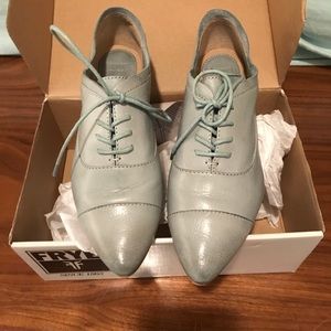 Frye oxford leather lace shoes!