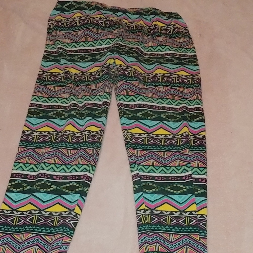 Forever 21 aztec print leggings