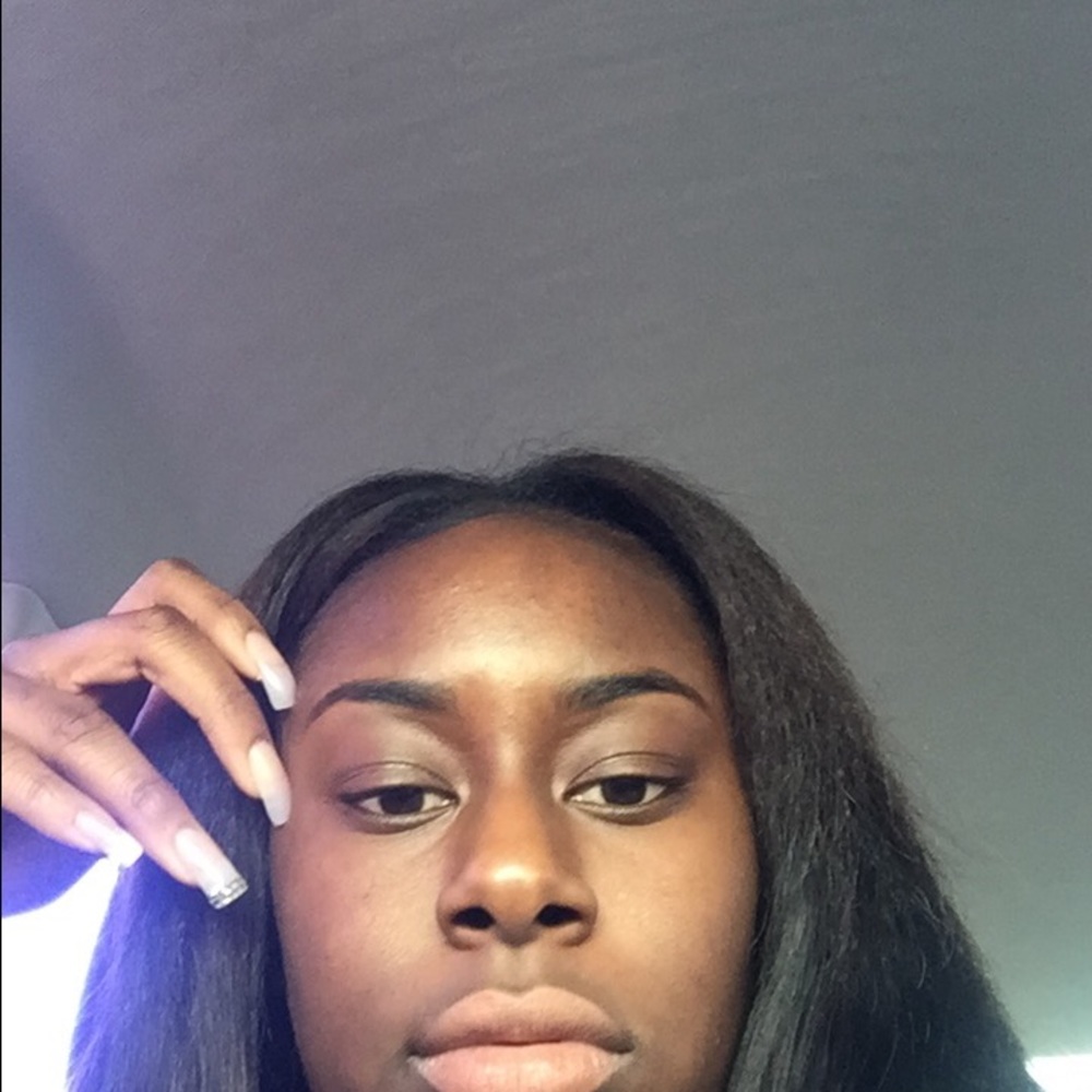 Meet your Posher, Auri