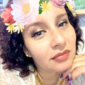 Meet your Posher, Desiree