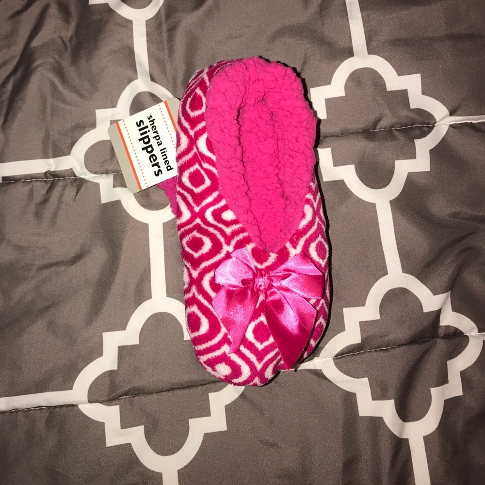 Women’s Sherpa Lined Slippers