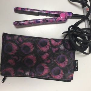 Amika mini flat iron