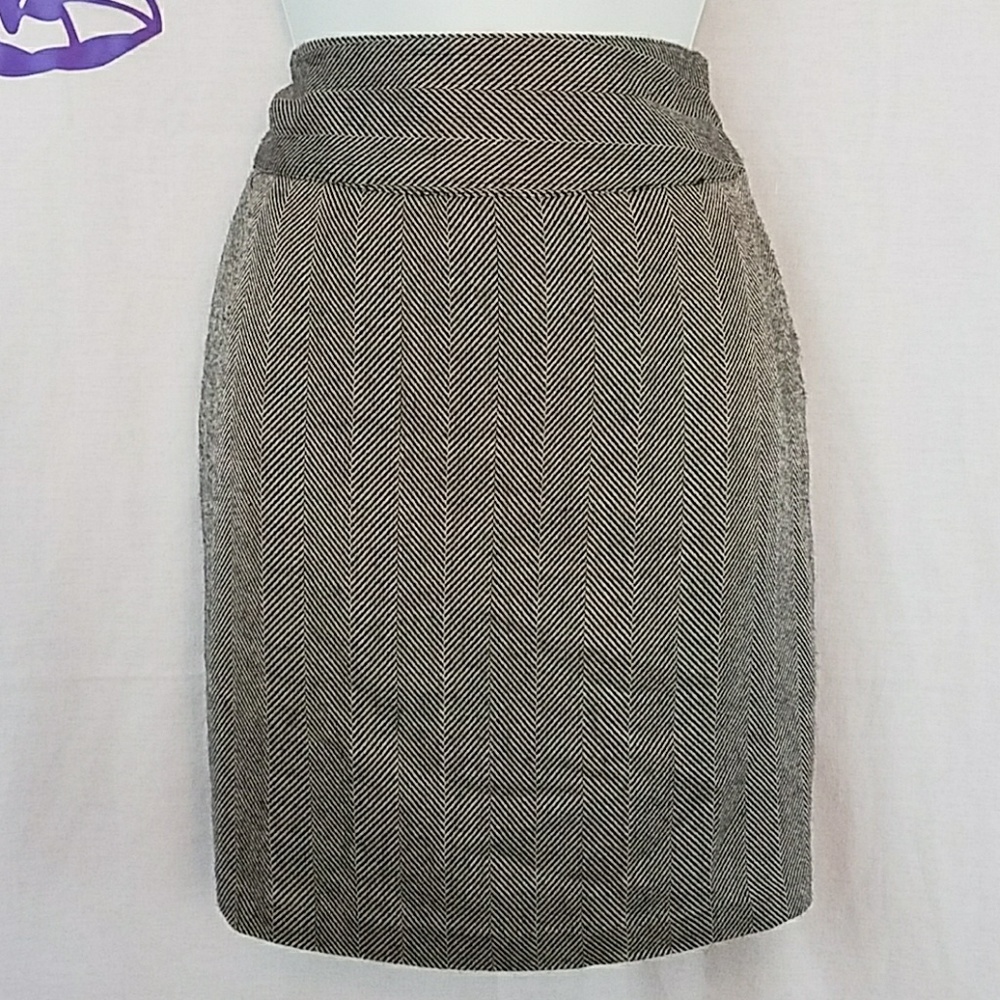 5 4 30  Geoffrey Beene Sport pencil skirt  132