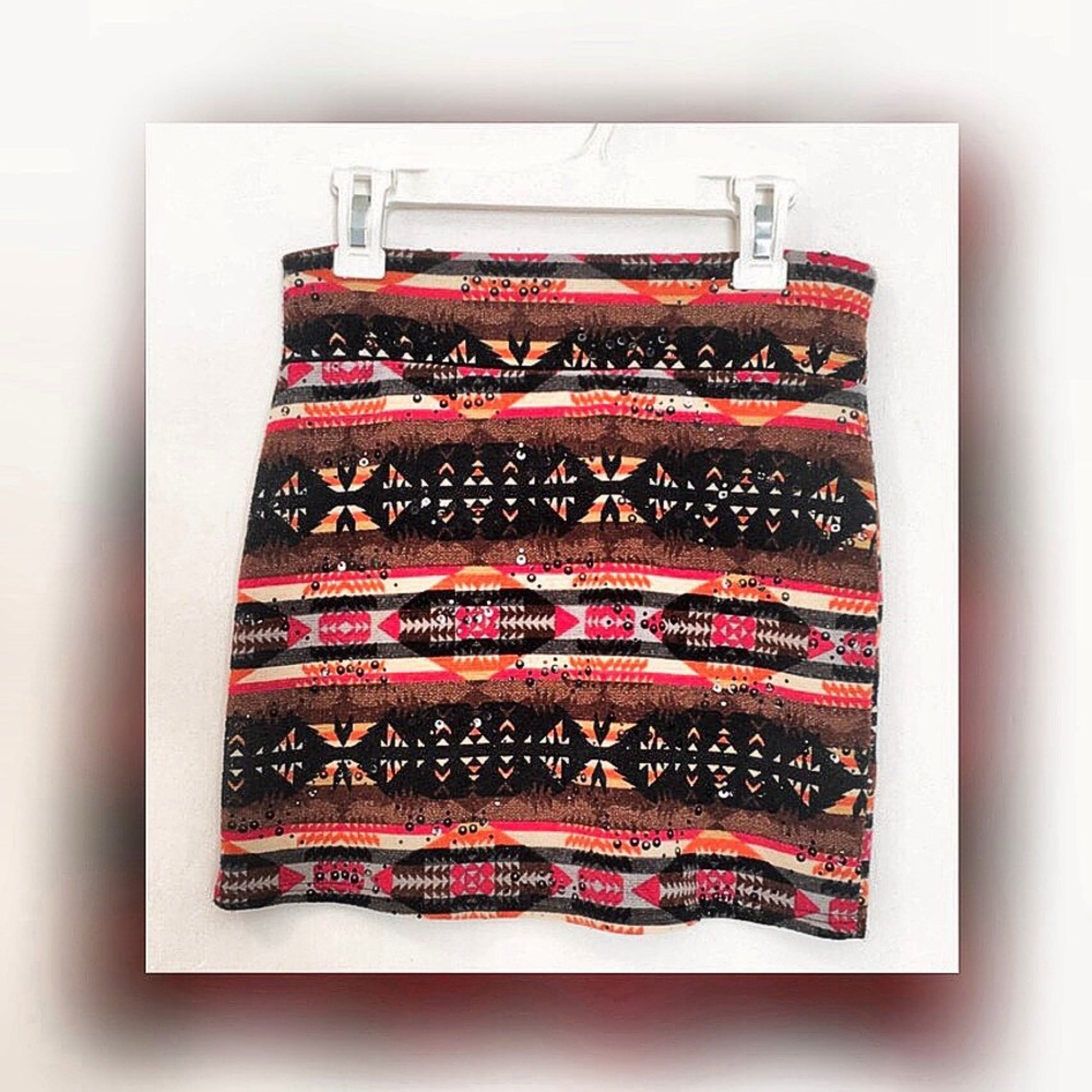 Aztec Style Mini Skirt - Picture 2 of 4