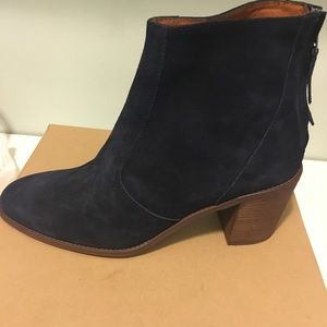 MADEWELL AMES BOOT IN NAVY SUEDE STACKED HEEL