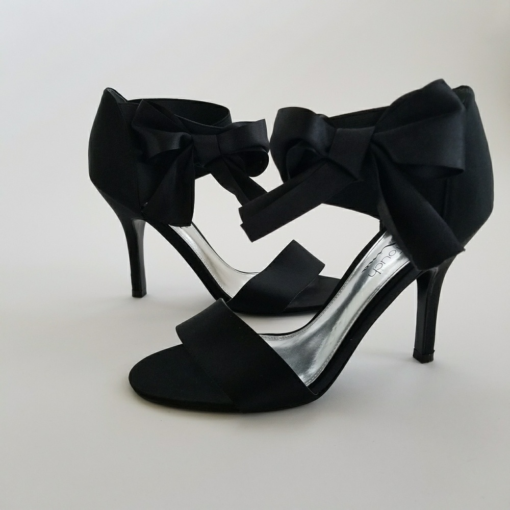 Black Bow Heels