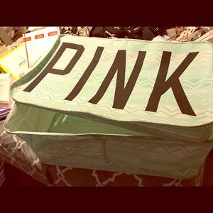 Victoria’s Secret tell trunk it’s big barely used