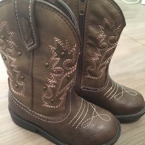 Cherokee Size 7 Cowgirl boots new!