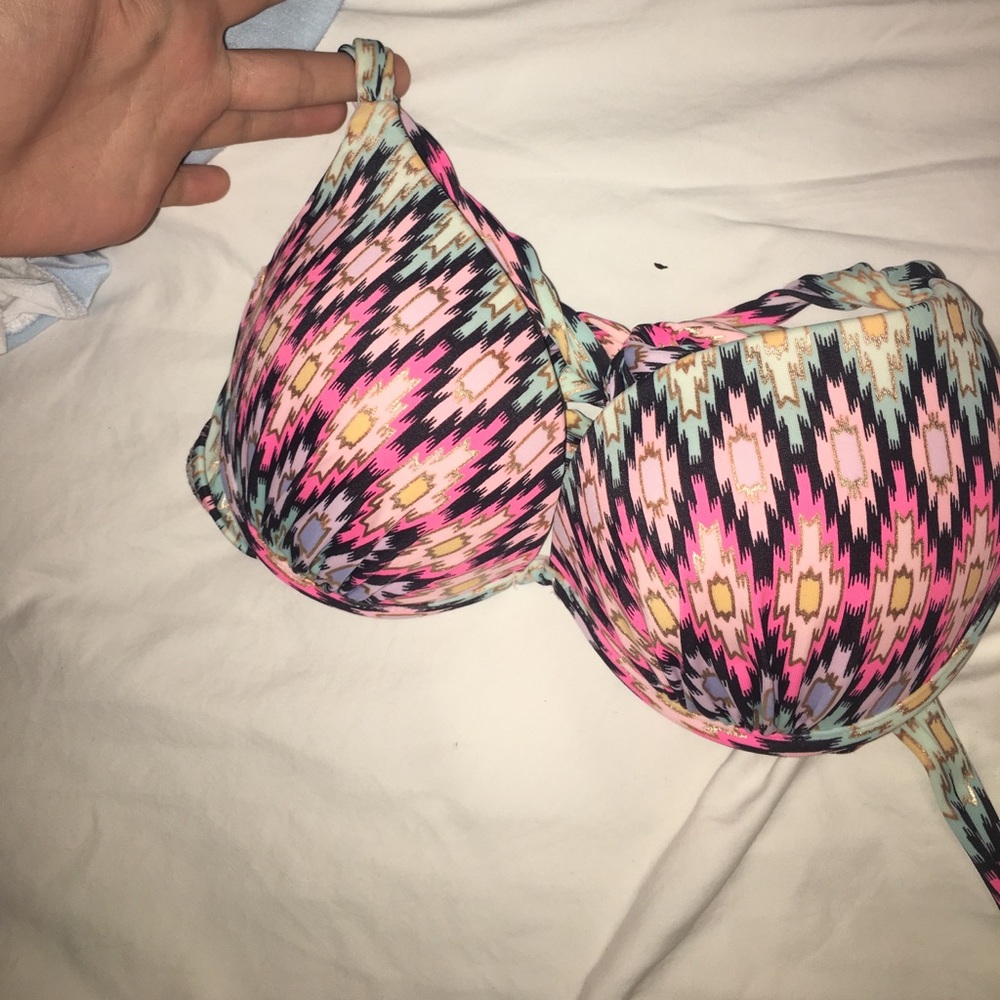 Victoria’s Secret add two cups push up swim top