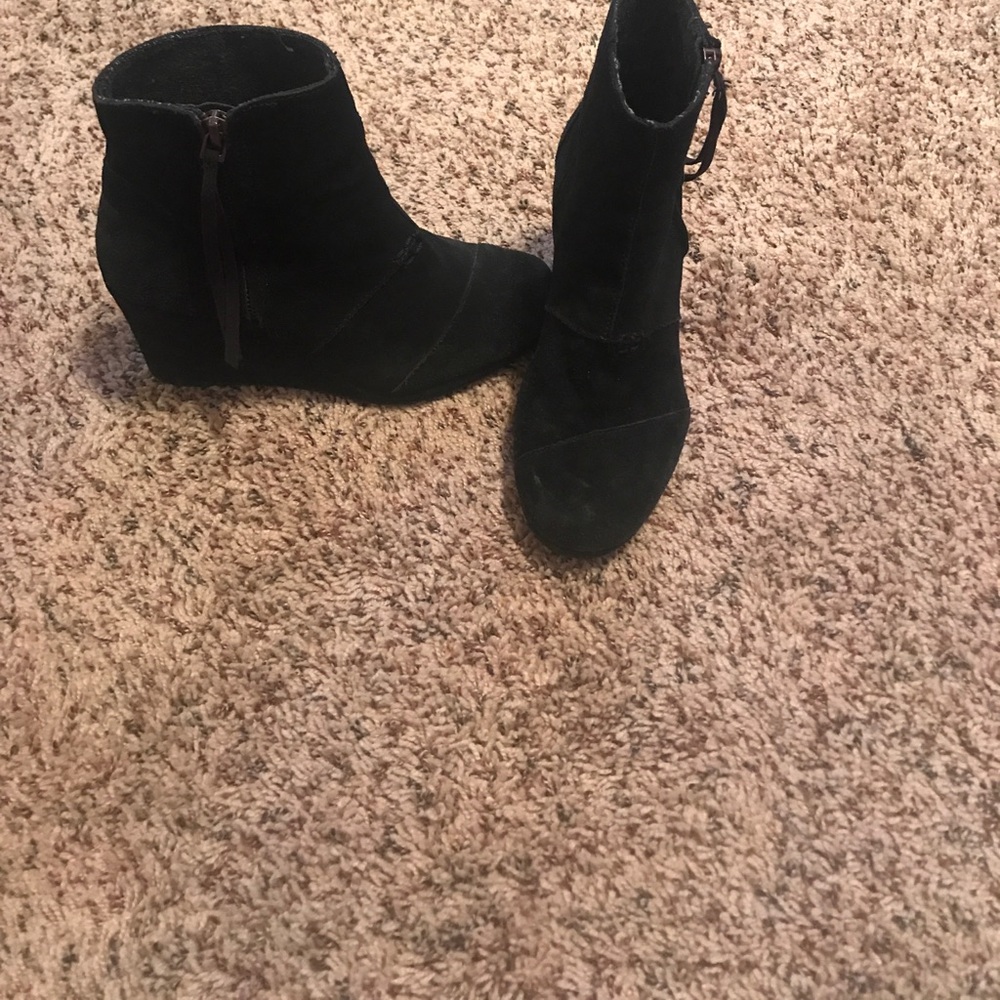 Toms black booties