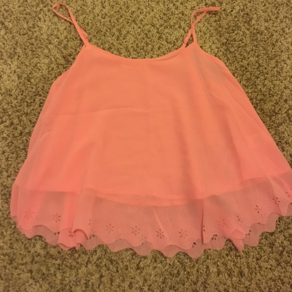 Boutique scalloped crop top