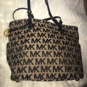 AUTHENTIC Michael Kors $🔥125 price drop