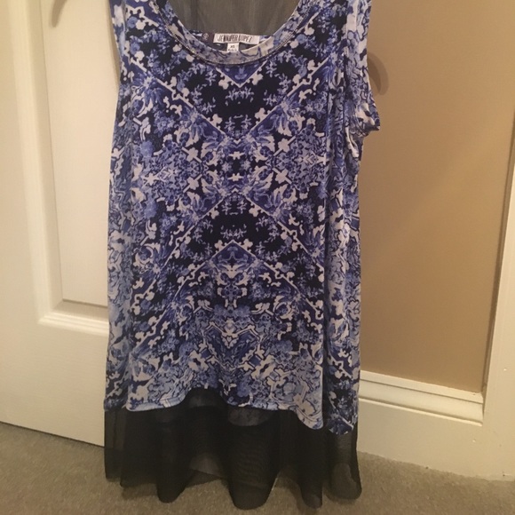 NWT JENNIFER LOPEZ SLEEVELESS TOP - Picture 2 of 4