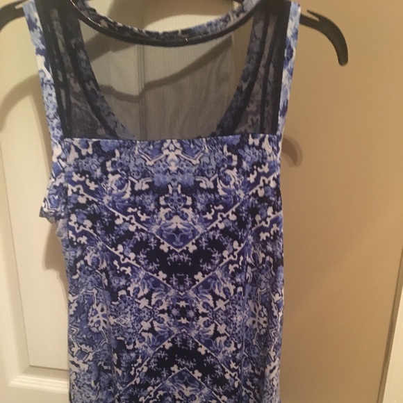NWT JENNIFER LOPEZ SLEEVELESS TOP - Picture 3 of 4