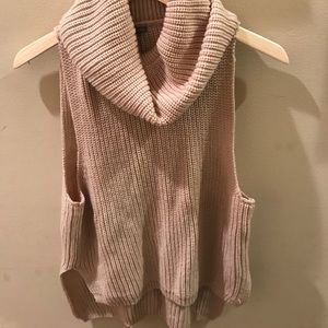 NWOT Sleeveless cable knit turtleneck