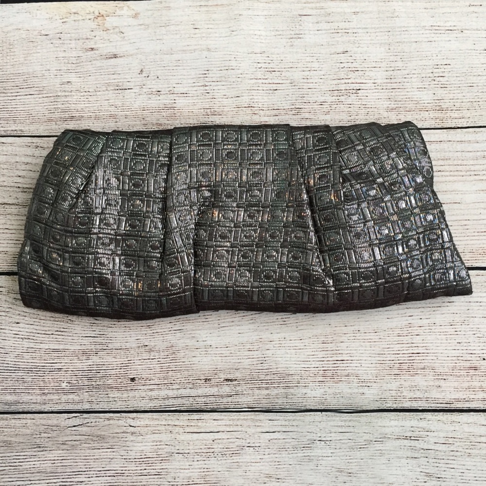 Express Metallic Clutch