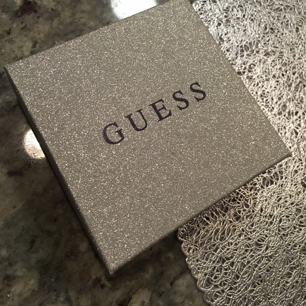 New ! Guess earrings in gift box ! Set of 3 !