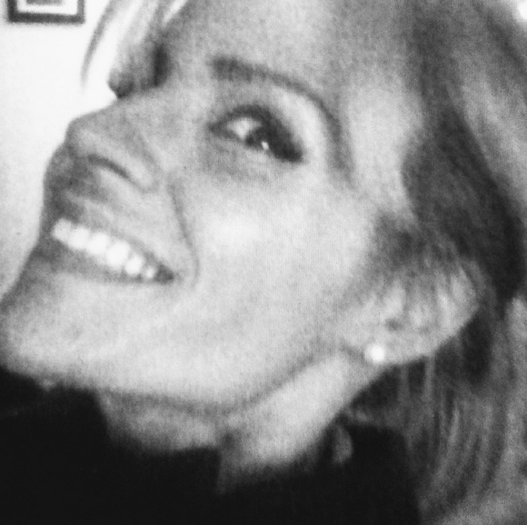 Meet your Posher, Kate - Picture 2 of 2