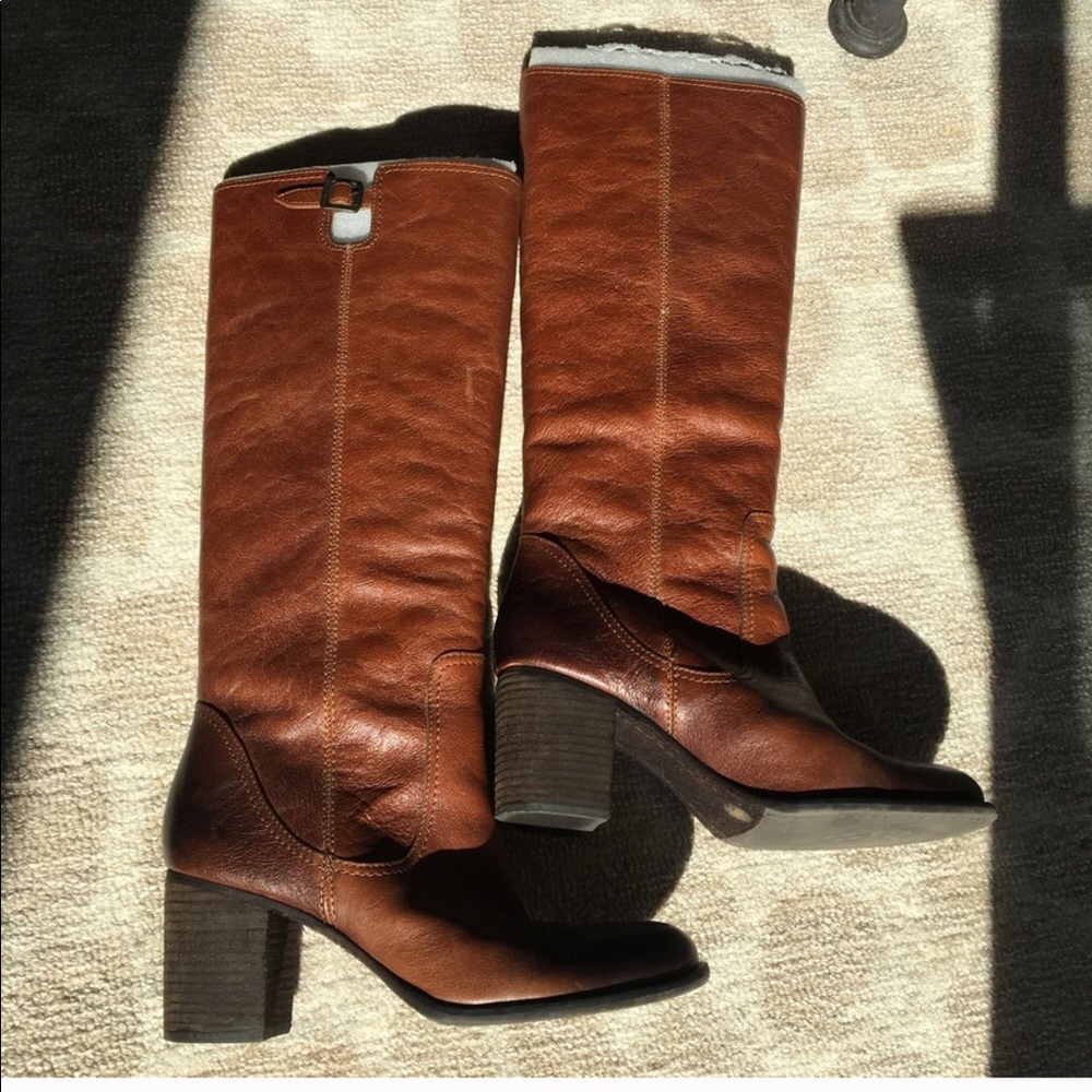 Vince Camuto pull-on boots